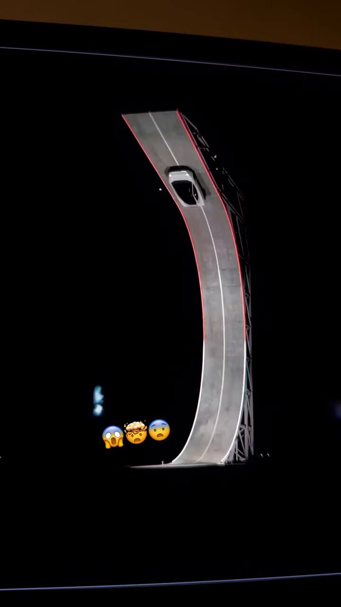 Well we all missed it. @elonmusk played 3D chess with the ROADSTER announcement and all…